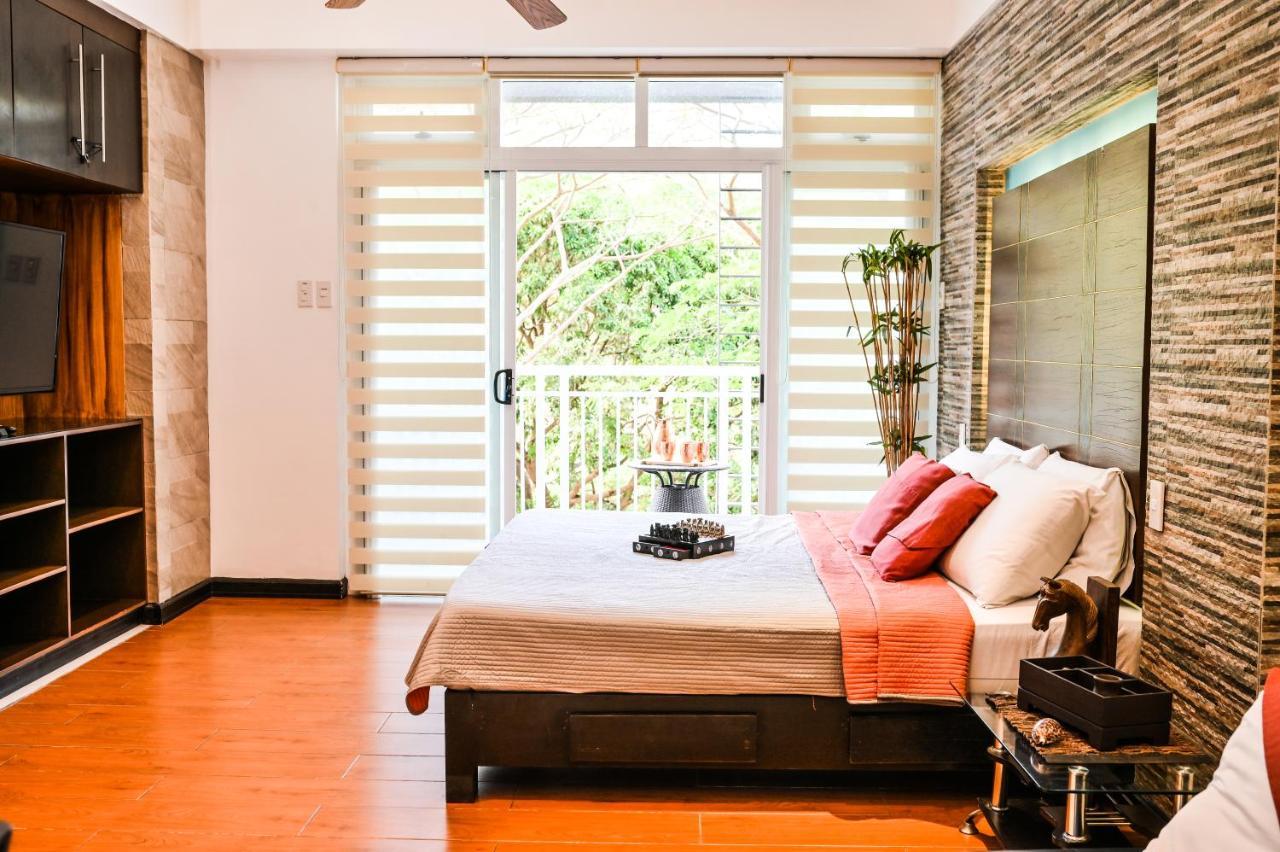 Pico De Loro Hamilo Coast By Beach Homes 나숙부 외부 사진